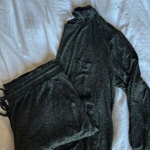 Stars above lounge set 
Size: Top-XL / Bottoms- XXL 
Worn once